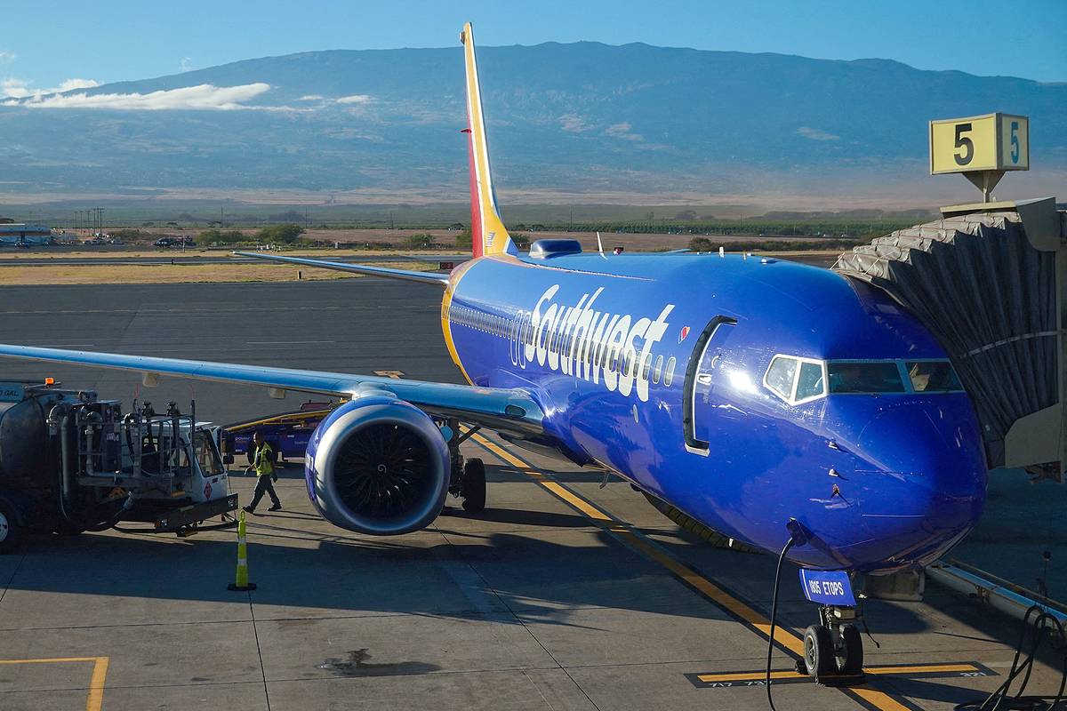 Пассажиры подрались на борту самолета и сорвали рейс