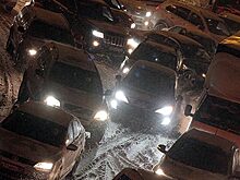 БТР Росгвардии спровоцировал пробку на МКАД