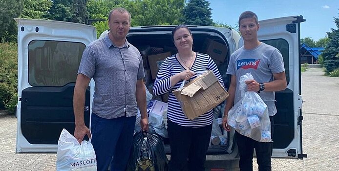 Организация «За трезвый Крым» и Федерация хоккея Крыма привезли гуманитарную помощь пострадавшим от наводнения после разрушения Каховской ГЭС