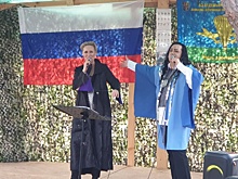 Артисты и губернатор поздравили уссурийских десантников с Новым годом