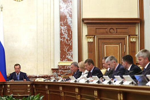 Медведев: Рост производительности труда может составить более 20%