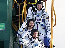 Экипаж корабля "Союз МС-27" возвращается с орбиты