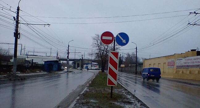 В чём различия знаков «Въезд запрещен» и «Движение запрещено»?
