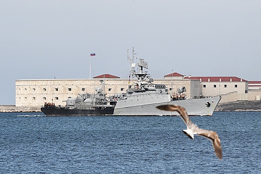 Минобороны: ВСУ атаковали судоремонтный завод в Севастополе и отряд кораблей ЧФ