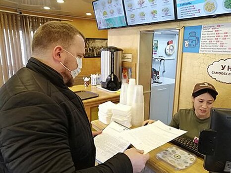 В Иркутске предпринимателям вручили уведомления о необходимости закрыть места массового скопления людей