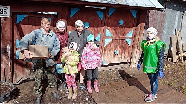 Семьи Кировской области получают продуктовые наборы