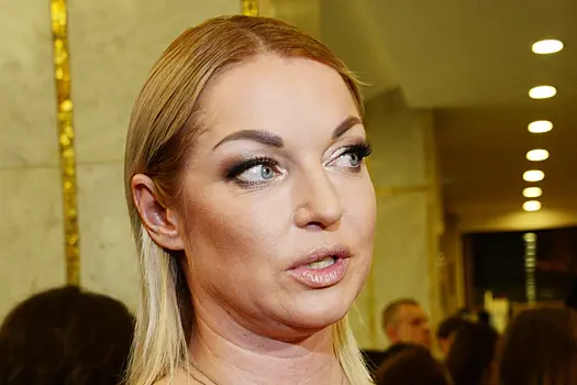 Волочкова получила шквал критики за фото в стрингах