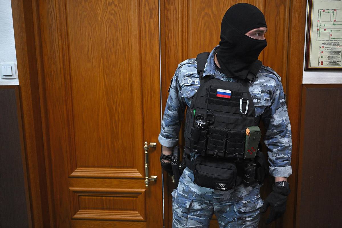 Российский суд заочно арестовал журналиста из США за незаконное пересечение границы