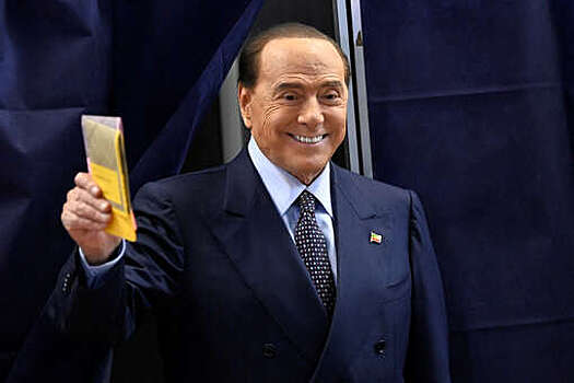 Сильвио Берлускони выписан из больницы после полуторамесячного лечения