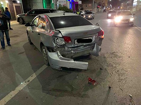 Мужчина выезжал задним ходом и протаранил автомобиль в Саратове