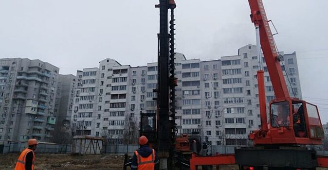 В Ленинском районе Астрахани начали строить дом для переселенцев из ветхого и аварийного жилья