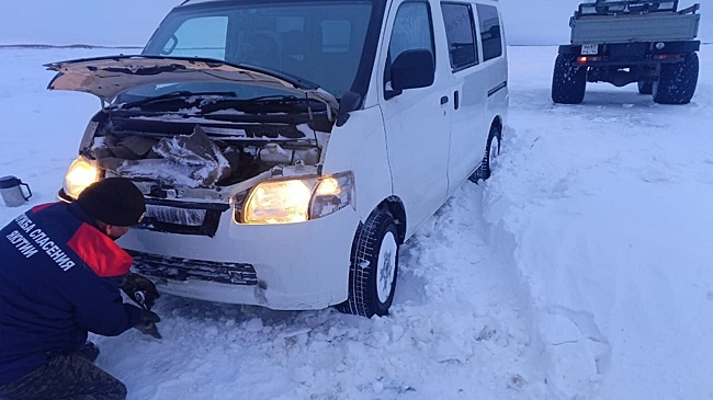 В Якутии спасатели нашли людей, пропавших во время пурги