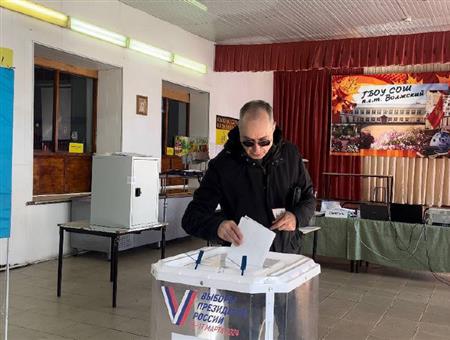 Депутаты Государственной думы и сенаторы от Самарской области проголосовали на выборах президента