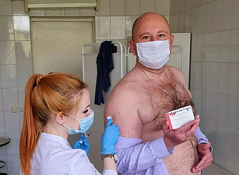 Сотрудники ХК "Кузнецкий Альянс" массово вакцинировались от коронавируса