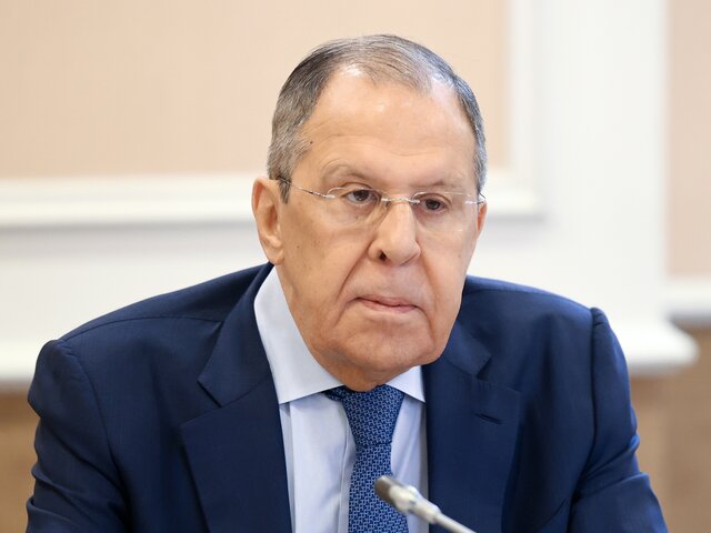 Лавров: страны ЕС скептически относятся к введению миротворческих сил на Украину