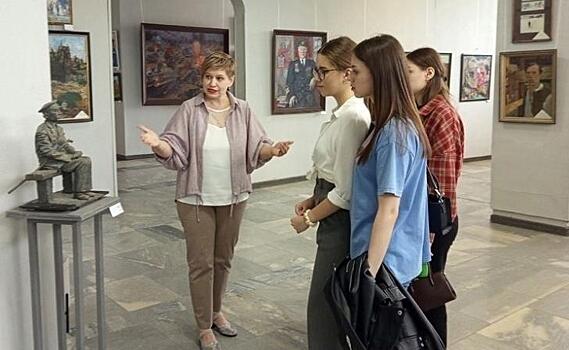 В Курске открылась выставка в честь художников-фронтовиков
