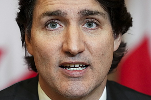 Премьер Канады впервые после отъезда из Оттавы появился на публике