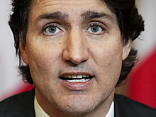 Премьер Канады впервые после отъезда из Оттавы появился на публике