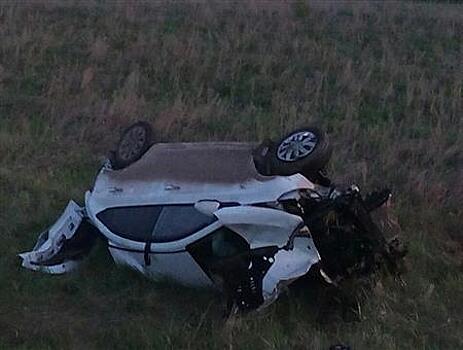 В Алексеевском районе NIVA вылетела на "встречку" и врезалась в Hyundai с тремя пьяными парнями