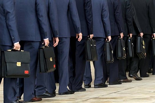 Китайских чиновников призвали активно работать, а не ждать кадровых перестановок