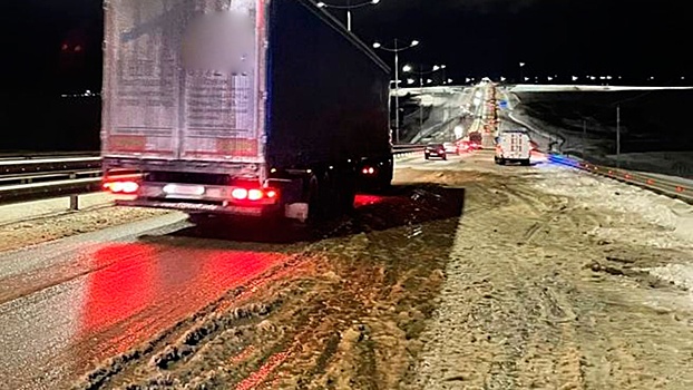 В Воронежской области на участке трассы М-4 «Дон» образовался затор из фур