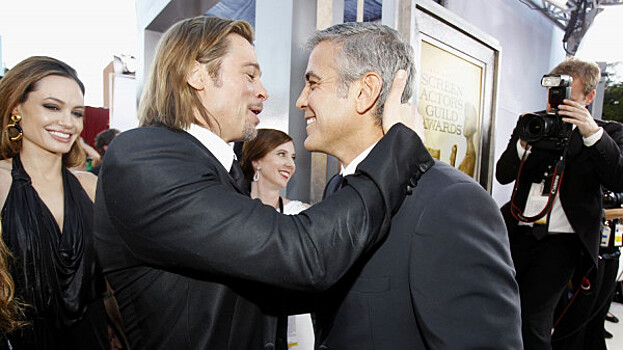 Клуни продемонстрировал Питту мужественность