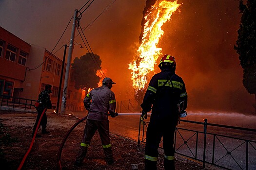 Пожар на Родосе уничтожил три гостиницы