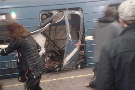 Очевидцы рассказали подробности о давке и гари в метро Петербурга после взрыва