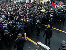 МВД Франции задержало более ста человек на протестах в Париже