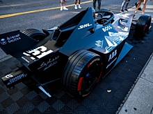 Американский рэпер Джейден Смит создал уникальный дизайн болида Formula Е