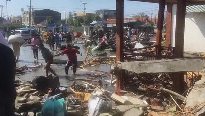 Индонезию сотрясают афтершоки после мощного цунами