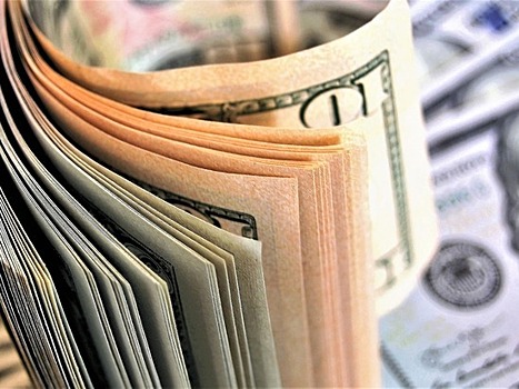 Россияне вынули миллиарды долларов из банкоматов: реакция на самоизоляцию