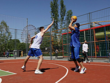 На Михайловской набережной теперь можно поиграть в баскетбол