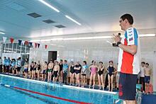 Дети сотрудников ЮГК получили урок мастерства от олимпийского чемпиона Александра Попова