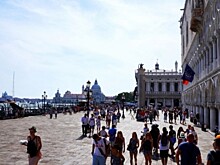 Россияне стали меньше тратить в путешествиях