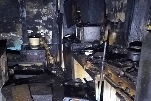 Двое мужчин погибли при пожаре в жилом доме в Новосибирске