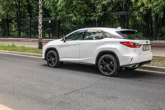 Тест-драйв: Lexus RX 350 Black Royal