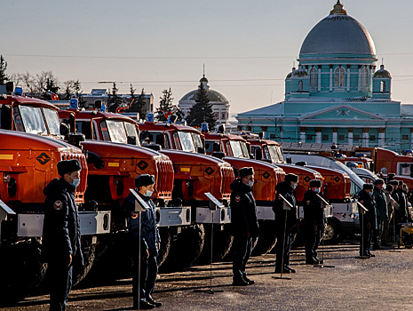 Курские спасатели получили 10 новых спецавтомобилей