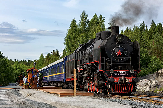 Ретро-поезд Сочи-Гагра продлил работу в межсезонье