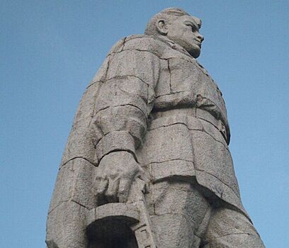 Вандалы осквернили памятник советским воинам "Алеша" в Пловдиве