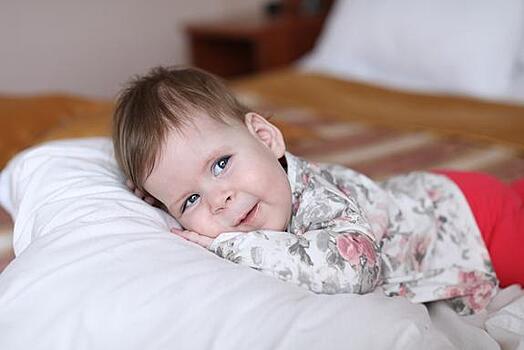 «11 месяцев ребенок прикован к кроватке и держится лишь за счет наших усилий»: семья из Ставропольского края просит о помощи