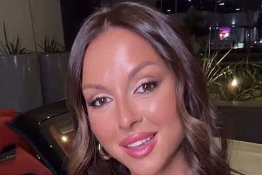 Певица Нюша снялась в купальнике в Дубае