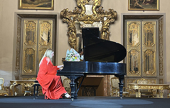 На вилле посла России в Италии выступила пианистка Лисица