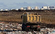 Россия хоронит свои памятники под мусорными завалами