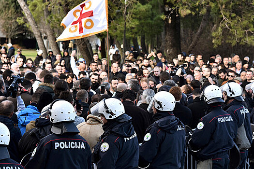 В Черногории начались задержания протестующих