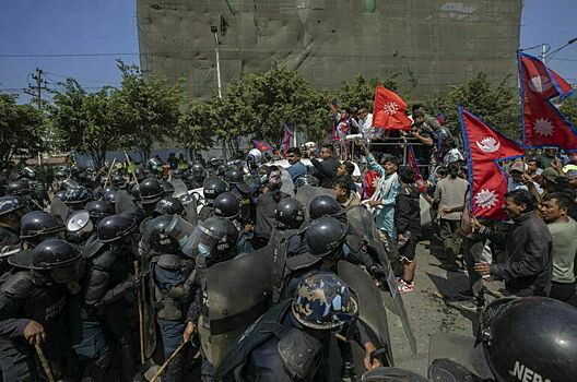 За соцсети! В Непале свергли правительство из-за запрета мессенджеров