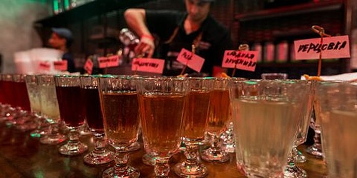 Комитет Госдумы одобрил запрет продажи алкоголя в маленьких кафе в многоквартирных домах