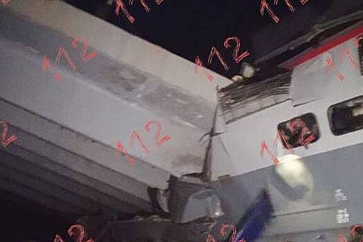 Несколько человек пострадали при подрыве моста в российском регионе