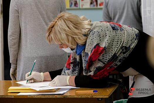 Сын свердловского депутата снялся с выборов после «подзатыльника» от губернатора