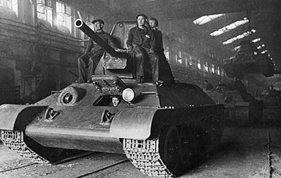 От экскаваторов к танкам: как на "Уралмаше" вышел первый Т-34
